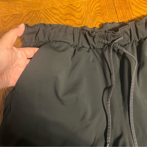 Lululemon Keep Moving Pant 7/8 High-Rise in Graphite Gray Sz 12 Athletic Travel - Picture 5 of 16
